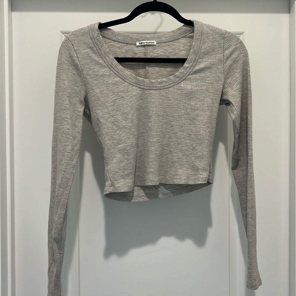 Reformation light grey ribbed long sleeve top (cropped)